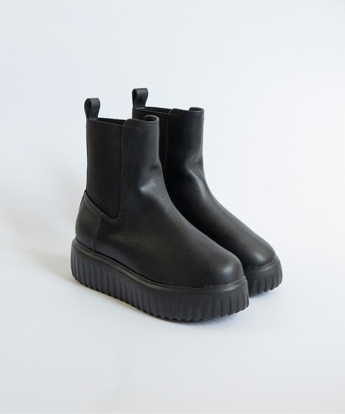 Fabby fabby（ファビィーファビィー）の「トラックソールワイドサイドゴアショートブーツ（ブーツ・レディース・ブラック/シルバー・SMALL/LARGE/MEDIUM）」の15枚目の写真