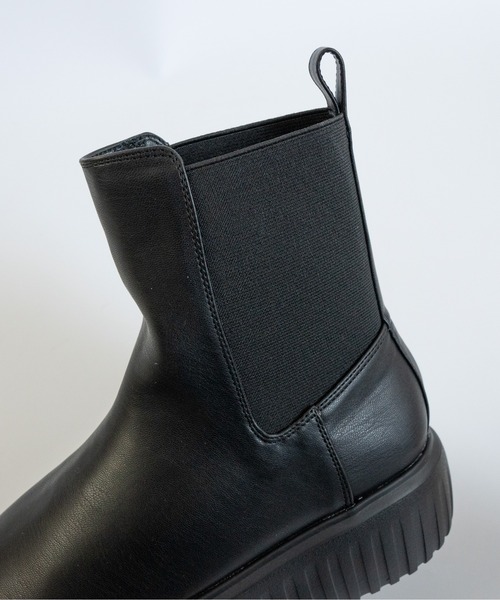 Fabby fabby（ファビィーファビィー）の「トラックソールワイドサイドゴアショートブーツ（ブーツ・レディース・ブラック/シルバー・SMALL/LARGE/MEDIUM）」の3枚目の写真