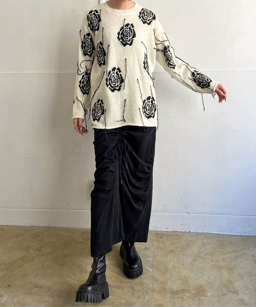 Jewelobe(ジュエローブ)の「ローズジャガードポイントフリンジルーズニット(ニット/セーター・レディース・ブラック/オフホワイト・FREE)」の7枚目の写真