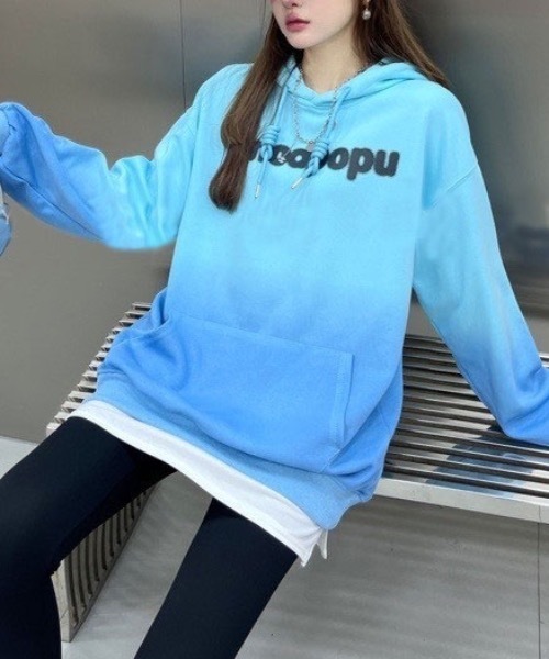 CREARE -LINO-（クレアーレリノ）の「＜選べるアソート＞グラデーションロゴ入りパーカー（パーカー・レディース・ブラック/ブラック系その他/ブルー/ピンク/レッド・FREE）」の3枚目の写真