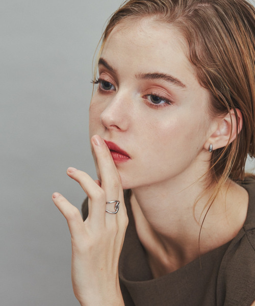 ciite' surgical stainless（シーテサージカルステンレス）の「【 金属アレルギー対応 】 ビッグクロスリング サージカルステンレス（リング・レディース・ゴールド/シルバー/ピンクゴールド・13号/15号/4号/11号/7号/9号）」の8枚目の写真