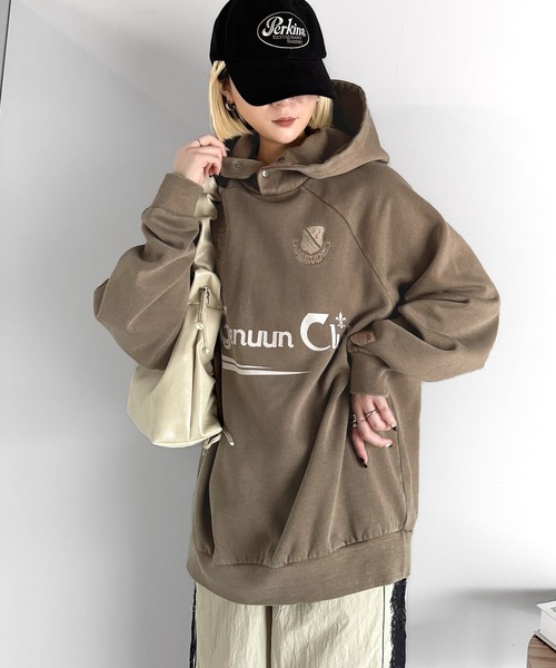Java(ジャバ)の「《JaVa ジャバコラボ》ヴィンテージ感たっぷり!!胸刺繍ピグメントオーバーサイズ裏起毛パーカー(パーカー・レディース・チャコールグレー/グレー/ブルー系その他/ブラウン・SMALL/X-LARGE/MEDIUM/LARGE)」の5枚目の写真