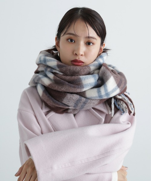 N.（N. Natural Beauty Basic）（エヌエヌナチュラルビューティーベーシック）の「◆フリンジチェックストール（ストール/ショール・レディース・ブルー系その他/ブラウン系その他・ﾌﾘ-）」の3枚目の写真