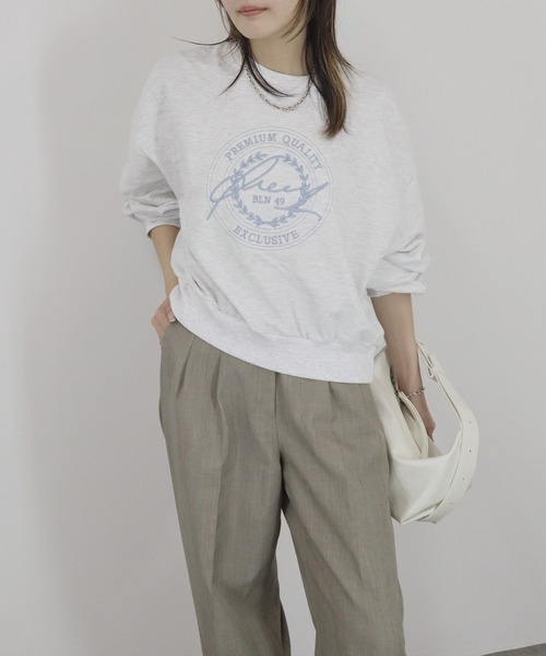 Reurie'(レウリィ)の「【ZOZO限定】ラウンド刺繍ロゴスウェット 英字プリント カレッジスウェット シンプル カジュアル ベーシック ホワイト 白 ライトグレー(スウェット・レディース・ライトグレー・FREE)」の15枚目の写真