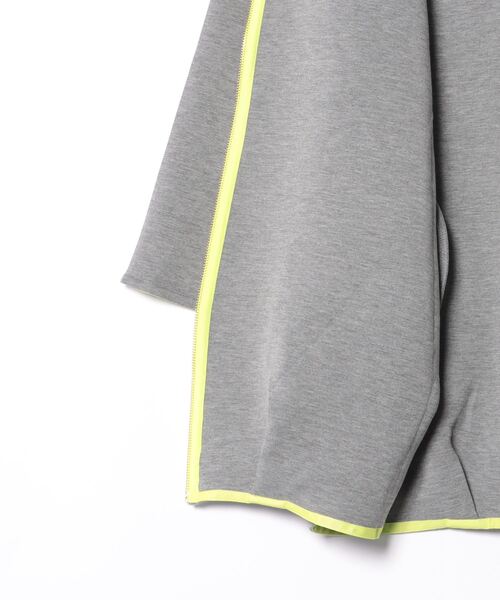 Q（キュー）の「ダンボールコクーンアウター（スウェット・レディース・ライトグレー/ブラック・MEDIUM）」の9枚目の写真