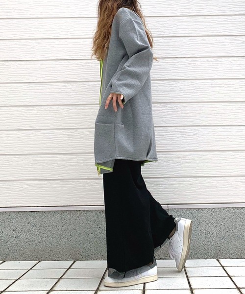 Q（キュー）の「ダンボールコクーンアウター（スウェット・レディース・ライトグレー/ブラック・MEDIUM）」の15枚目の写真