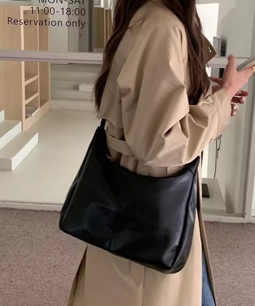 ammy.（エイミードット）の「【 ammy. / エイミードット 】 ソフト フェイクレザー ショルダーバッグ（ショルダーバッグ・レディース・ブラウン/ブラック・FREE）」の7枚目の写真