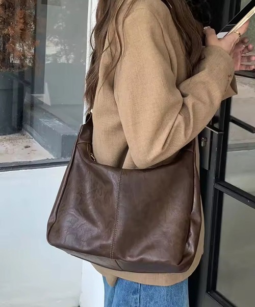 ammy.（エイミードット）の「【 ammy. / エイミードット 】 ソフト フェイクレザー ショルダーバッグ（ショルダーバッグ・レディース・ブラウン/ブラック・FREE）」の8枚目の写真