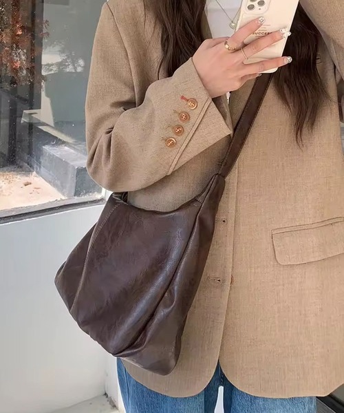 ammy.（エイミードット）の「【 ammy. / エイミードット 】 ソフト フェイクレザー ショルダーバッグ（ショルダーバッグ・レディース・ブラウン/ブラック・FREE）」の10枚目の写真