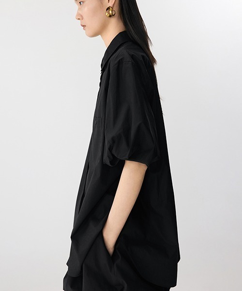 JNBY（ジェーエヌビーワイ）の「Airy Ballon-sleeve Shirt / エアリーバルーンスリーブシャツ（シャツ/ブラウス・レディース・ブラック/ホワイト・38/40/36）」の13枚目の写真