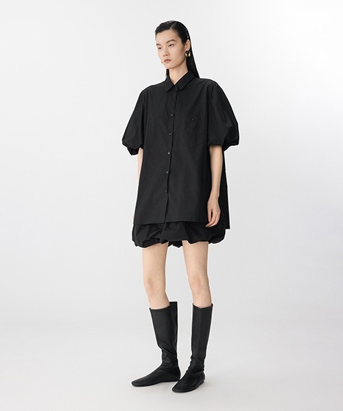 JNBY（ジェーエヌビーワイ）の「Airy Ballon-sleeve Shirt / エアリーバルーンスリーブシャツ（シャツ/ブラウス・レディース・ブラック/ホワイト・38/40/36）」の16枚目の写真