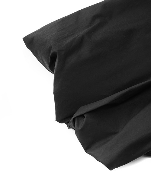 JNBY（ジェーエヌビーワイ）の「Airy Ballon-sleeve Shirt / エアリーバルーンスリーブシャツ（シャツ/ブラウス・レディース・ブラック/ホワイト・38/40/36）」の21枚目の写真