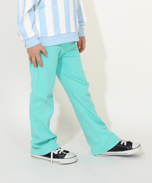 BABYDOLL(ベビードール)の「ウルトラストレッチフレアパンツ 0251K(その他パンツ・キッズ・ブラック/チェリーピンク/ネイビー/パープル/ベージュ/グリーン/ピンク・80cm/90cm/100cm/110cm/120cm/130cm/140cm/150cm)」の4枚目の写真