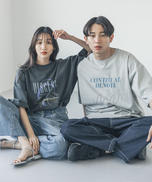 LOWRYS FARM(ローリーズファーム)の「USEDライクプリントTシャツ 324955(Tシャツ/カットソー・メンズ・ブラック系その他/グレー/ブラック/チャコールグレー・MEDIUM/LARGE)」の2枚目の写真