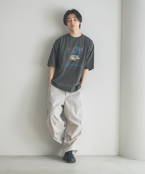 LOWRYS FARM(ローリーズファーム)の「USEDライクプリントTシャツ 324955(Tシャツ/カットソー・メンズ・ブラック系その他/グレー/ブラック/チャコールグレー・MEDIUM/LARGE)」の5枚目の写真