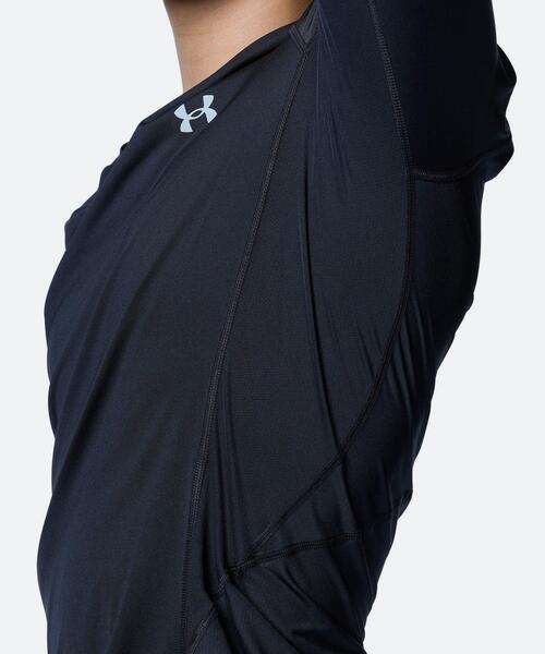 UNDER ARMOUR(アンダーアーマー)の「UAヒートギア フィッティド ロングスリーブ Vネックシャツ(ゴルフ/メンズ)(Tシャツ/カットソー・メンズ・ブラック・3XL)」の6枚目の写真