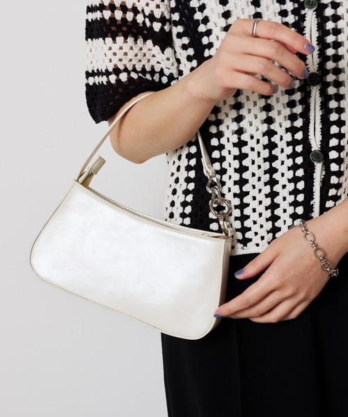 PAPILLONNER（パピヨネ）の「3WAYチェーンバッグ（ショルダーバッグ・レディース・ブラック/オフホワイト・FREE）」の8枚目の写真