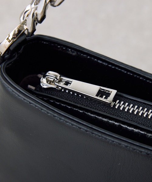 PAPILLONNER（パピヨネ）の「3WAYチェーンバッグ（ショルダーバッグ・レディース・ブラック/オフホワイト・FREE）」の16枚目の写真