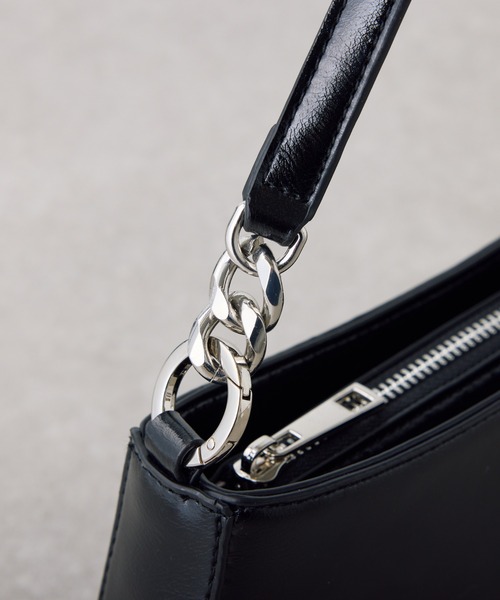 PAPILLONNER（パピヨネ）の「3WAYチェーンバッグ（ショルダーバッグ・レディース・ブラック/オフホワイト・FREE）」の17枚目の写真