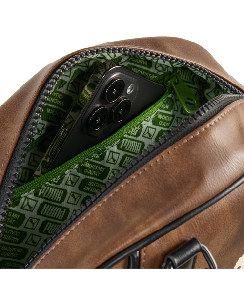 PUMA(プーマ)の「PUMA プーマ ユニセックス アーカイブ ミニ グリップ バッグ 2.5L(ボストンバッグ・メンズ・ホワイト/レッド/ブラウン系その他/ブラック・フリー)」の21枚目の写真