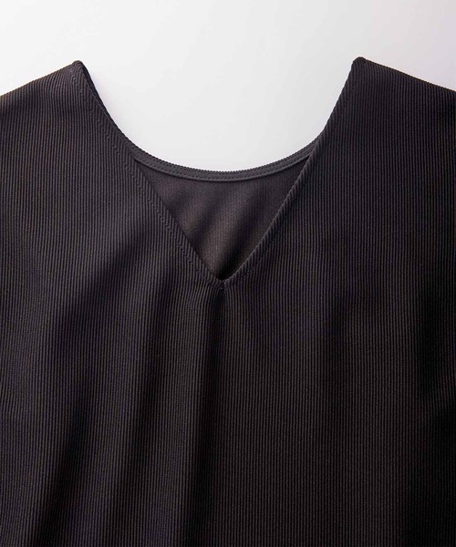 IEDIT（イディット）の「ＩＥＤＩＴ　品よく着られるきれいめカットソーノースリーブワンピース〈ブラック〉（ワンピース・レディース・ブラック・M/L/LL/3L/S/4L/MP）」の7枚目の写真