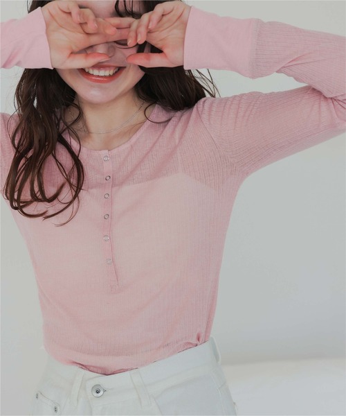 titivate(ティティベイト)の「シアーテレコヘンリーネックトップス(Tシャツ/カットソー・レディース・ピンク/ブラック/アイボリー/杢グレー/ブラウン/ライトブルー/イエロー/ネイビー・M)」の8枚目の写真