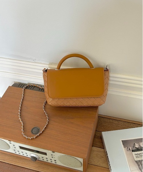 FINEnough(ファインナフ)の「チェーンショルダー2WAYショルダーバッグ(ショルダーバッグ・レディース・キャメル/ブルー/ピンク/ホワイト/ブラック・FREE)」の12枚目の写真