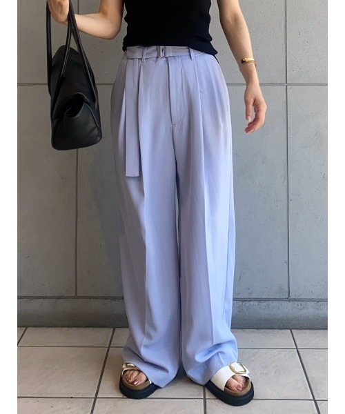 Mila Owen(ミラオーウェン)の「【UV加工】ドライタッチペーパーバッグパンツ(その他パンツ・レディース・アイボリー/ブラック/ライラック・0/1)」の1枚目の写真