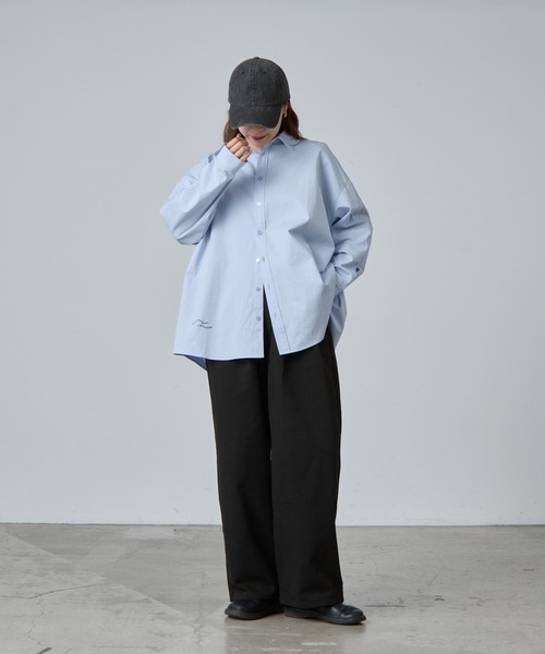 COLONY 2139（コロニートゥーワンスリーナイン）の「ワンポイント刺繍レギュラーカラーシャツ（シャツ/ブラウス・レディース・オフホワイト/サックスブルー・FREE）」の21枚目の写真