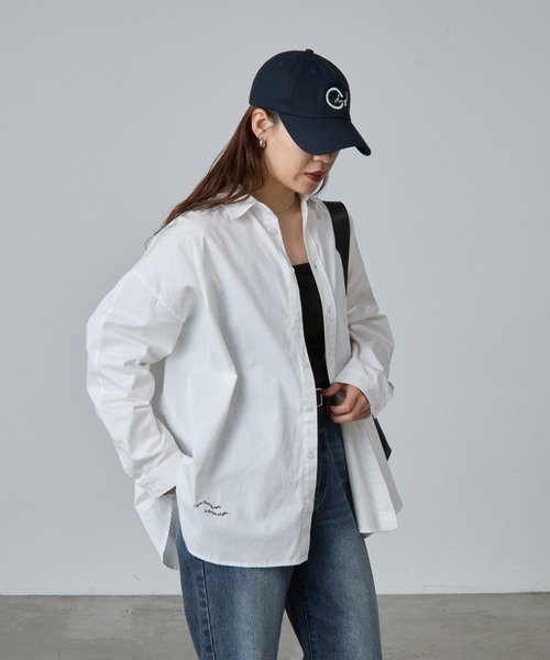 COLONY 2139（コロニートゥーワンスリーナイン）の「ワンポイント刺繍レギュラーカラーシャツ（シャツ/ブラウス・レディース・オフホワイト/サックスブルー・FREE）」の7枚目の写真