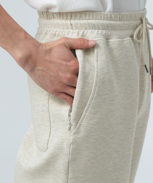 BAYFLOW（ベイフロー）の「[シルエット調整可]ワンポイントイージースウェットパンツ（その他パンツ・メンズ・ブラック/グレー・MEDIUM/LARGE）」の22枚目の写真