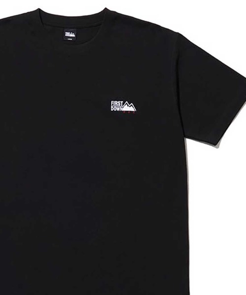 FIRST DOWN(ファーストダウン)の「FIRST DOWN LOGO S/S TEE(Tシャツ/カットソー・メンズ・ホワイト/ブラック・M/L/XL)」の2枚目の写真