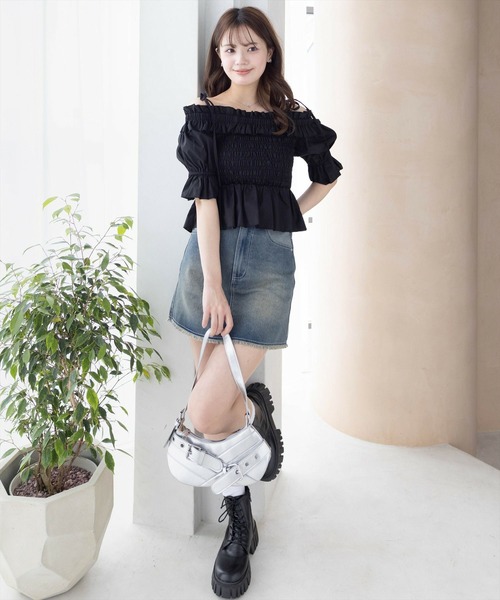 clear（クリア）の「肩リボンオフショルシャーリング半袖ブラウス [着回し力抜群 大人 フェミニン 骨格ウェーブ]（シャツ/ブラウス・レディース・ブラック/イエロー/オフホワイト・F）」の5枚目の写真