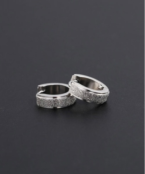 Burner（バーナー）の「【OKUOKU　0909】フープピアス 両耳  oku-hpierce-g2-5（ピアス（両耳用）・メンズ・その他1/その他2/その他3/その他5/C/その他11/D/E/F/T/U/V/W/その他24/その他31/X/A/その他10/その他13/H/J/O/Q/その他19/その他22/B/その他4/その他7/その他12/G/I/P/その他20/その他21/その他23/その他25/その他26/その他27/その他28/その他29/その他6/K/L/M/N/その他14/その他15/その他16/その他17/その他18/S/R/その他30・FREE）」の4枚目の写真