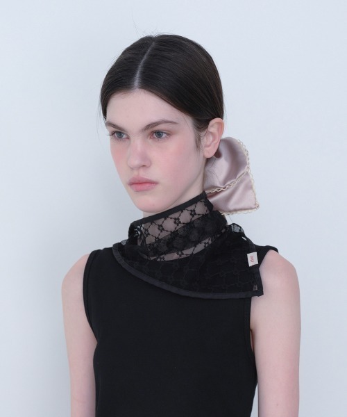 GLOSSY SMOOTH ZIP SCRUNCHIE(FREE SIZE Black): LIMI feu｜THE