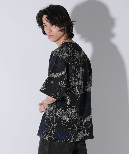 Anui(アニュイ)の「【UNISEX】フラワーシシュウTシャツ(Tシャツ/カットソー・レディース・ブラック/オートミール・MEDIUM)」の21枚目の写真