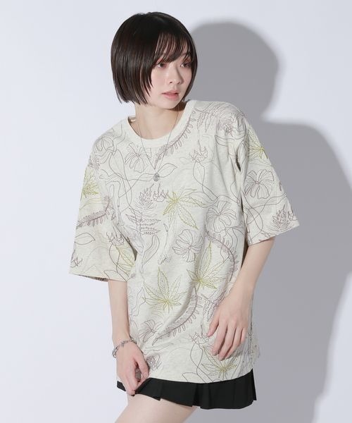 Anui(アニュイ)の「【UNISEX】フラワーシシュウTシャツ(Tシャツ/カットソー・レディース・ブラック/オートミール・MEDIUM)」の18枚目の写真