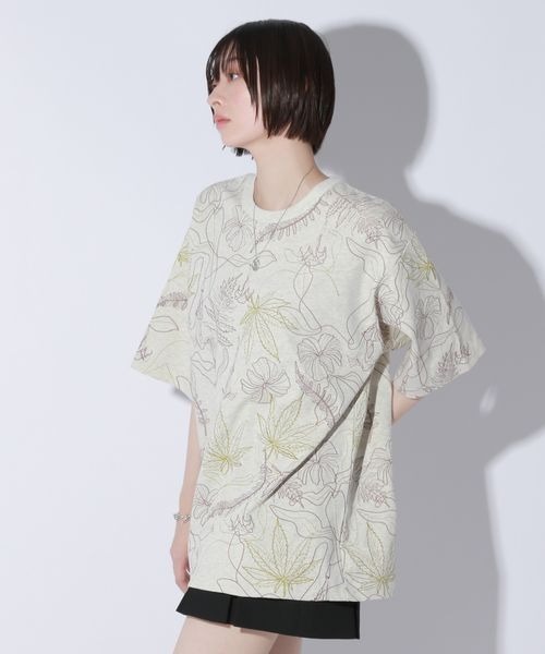 Anui(アニュイ)の「【UNISEX】フラワーシシュウTシャツ(Tシャツ/カットソー・レディース・ブラック/オートミール・MEDIUM)」の16枚目の写真