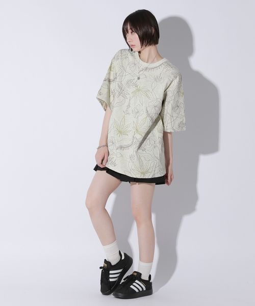 Anui(アニュイ)の「【UNISEX】フラワーシシュウTシャツ(Tシャツ/カットソー・レディース・ブラック/オートミール・MEDIUM)」の14枚目の写真