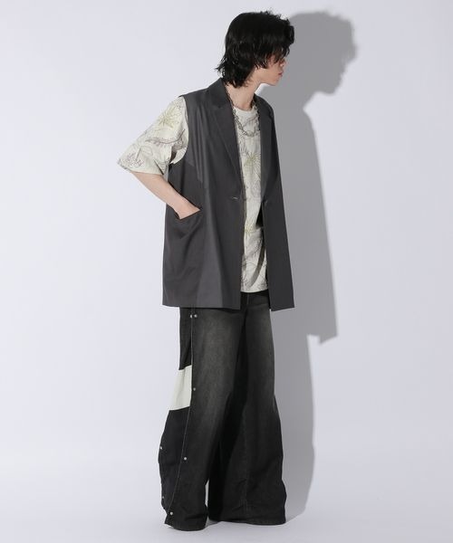 Anui(アニュイ)の「【UNISEX】フラワーシシュウTシャツ(Tシャツ/カットソー・レディース・ブラック/オートミール・MEDIUM)」の11枚目の写真