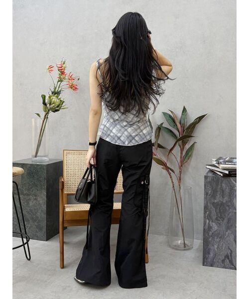 EVRIS（エヴリス）の「カーゴポケットフレアカラーパンツ（カーゴパンツ・レディース・ホワイト/ブルー/ブラック・MEDIUM/SMALL）」の7枚目の写真