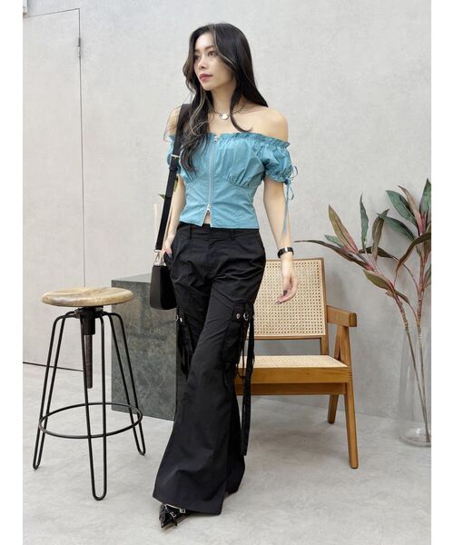 EVRIS（エヴリス）の「カーゴポケットフレアカラーパンツ（カーゴパンツ・レディース・ホワイト/ブルー/ブラック・MEDIUM/SMALL）」の5枚目の写真