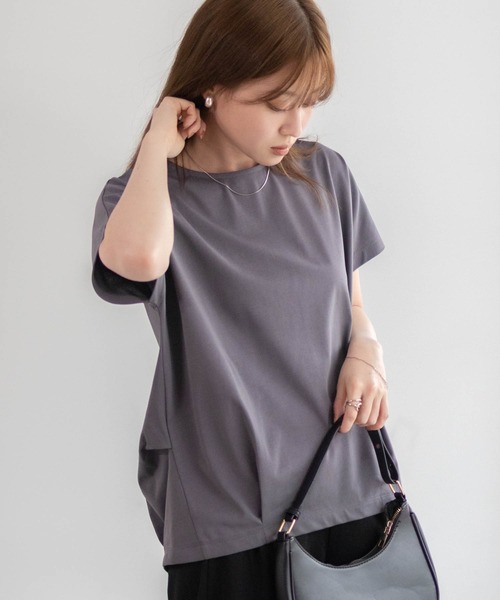 NAVY(ネイビー)の「NAVY SARARI 裾切替プルオーバー(Tシャツ/カットソー・レディース・チャコールグレー/グレイッシュベージュ/サックスブルー・L/M)」の2枚目の写真