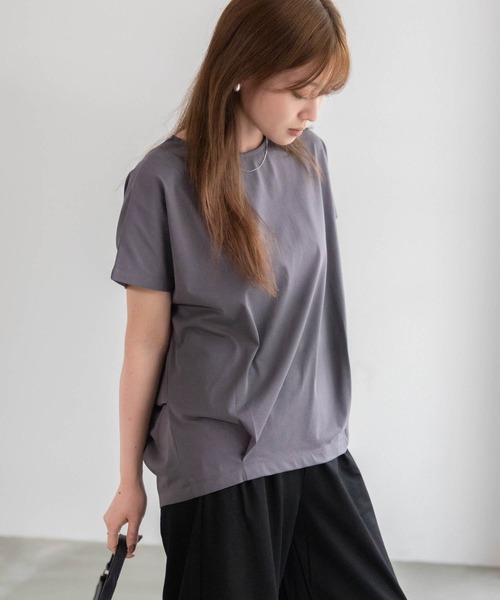 NAVY(ネイビー)の「NAVY SARARI 裾切替プルオーバー(Tシャツ/カットソー・レディース・チャコールグレー/グレイッシュベージュ/サックスブルー・L/M)」の6枚目の写真