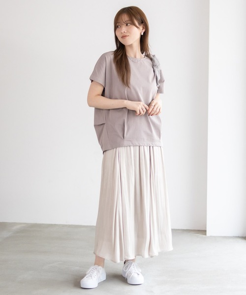 NAVY(ネイビー)の「NAVY SARARI 裾切替プルオーバー(Tシャツ/カットソー・レディース・チャコールグレー/グレイッシュベージュ/サックスブルー・L/M)」の11枚目の写真