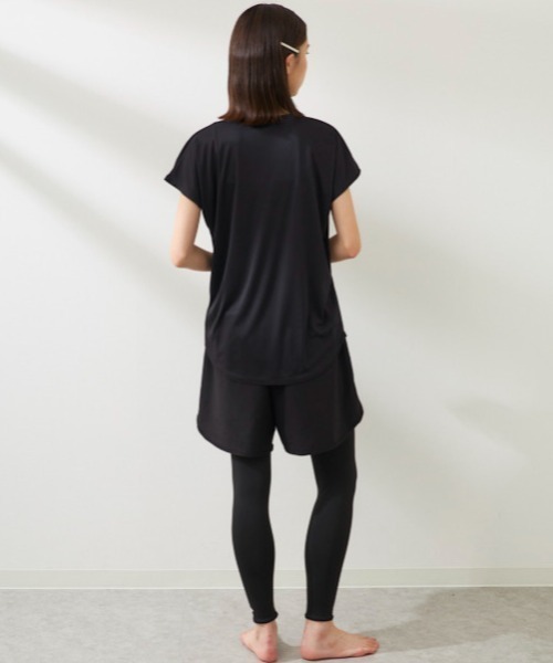 FILA（フィラ）の「マルチウェイ セットアップ 3点セット (ラッシュガード / フィットネスフェア)（ラッシュガード・レディース・ホワイト/ブラック/グレー・SMALL/MEDIUM/LARGE/X-LARGE/XX-LARGE/XXX-LARGE/XXXX-LARGE/XXXXX-LARGE）」の19枚目の写真