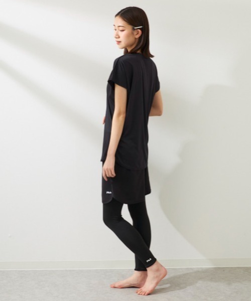 FILA（フィラ）の「マルチウェイ セットアップ 3点セット (ラッシュガード / フィットネスフェア)（ラッシュガード・レディース・ホワイト/ブラック/グレー・SMALL/MEDIUM/LARGE/X-LARGE/XX-LARGE/XXX-LARGE/XXXX-LARGE/XXXXX-LARGE）」の10枚目の写真