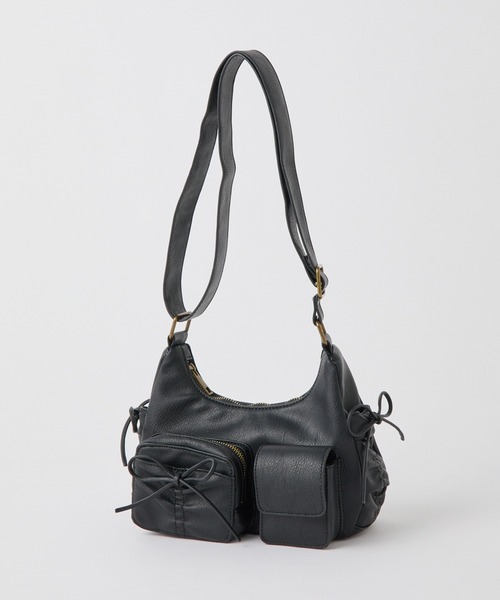 one after another NICE CLAUP（ワンアフターアナザーナイスクラップ）の「ドロストポケット付きショルダーバッグ/お気に入り登録2.4万/WEB限定商品（ショルダーバッグ・レディース・ベージュ/チャコールグレー/ダークブラウン/ピンク/ブラック・FREE）」の2枚目の写真