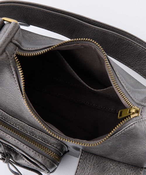 one after another NICE CLAUP（ワンアフターアナザーナイスクラップ）の「ドロストポケット付きショルダーバッグ/お気に入り登録2.4万/WEB限定商品（ショルダーバッグ・レディース・ベージュ/チャコールグレー/ダークブラウン/ピンク/ブラック・FREE）」の14枚目の写真