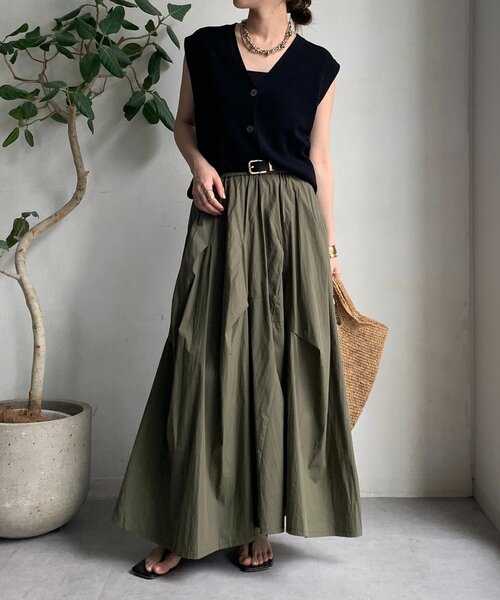 【12/15限定値下】IENA タフタランダムタックスカート ブラック 36 IENA タフタランダムタックスカート